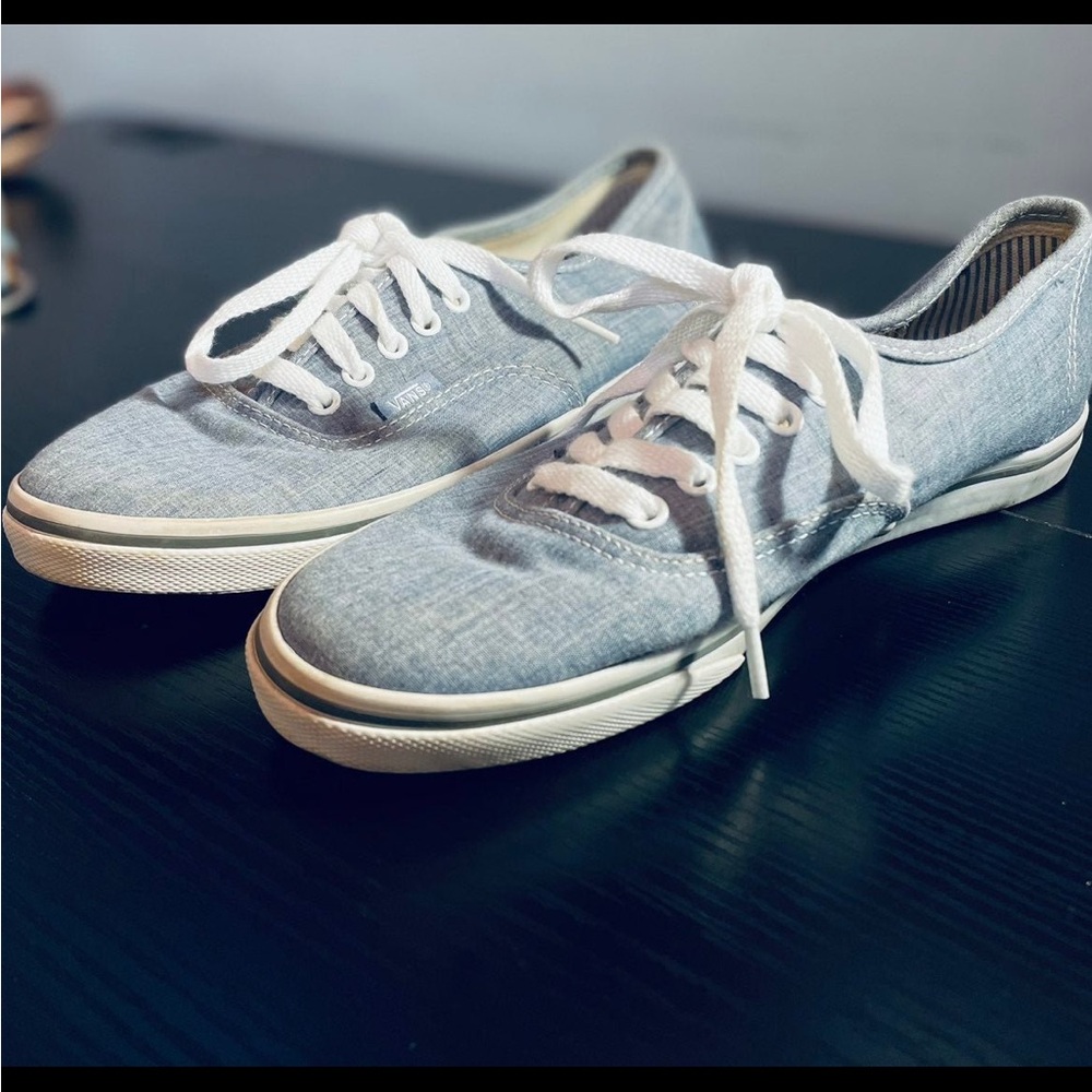 Vans - Picture 4 of 9